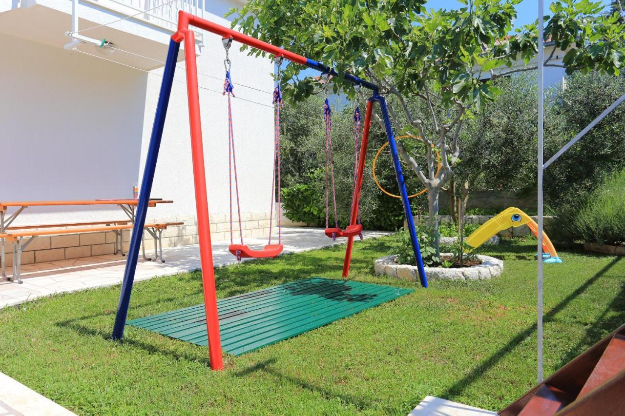 Family Friendly Seaside Apartments Razanj, Rogoznica - 10373 Екстер'єр фото