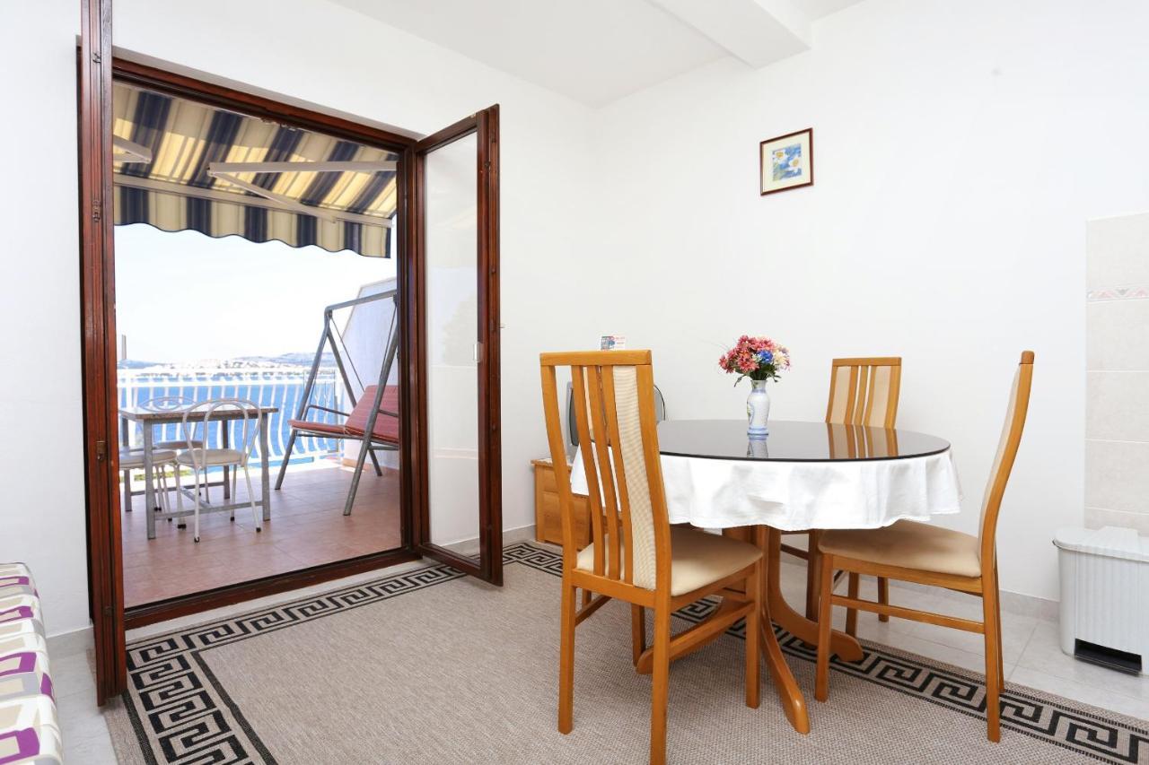 Family Friendly Seaside Apartments Razanj, Rogoznica - 10373 Екстер'єр фото