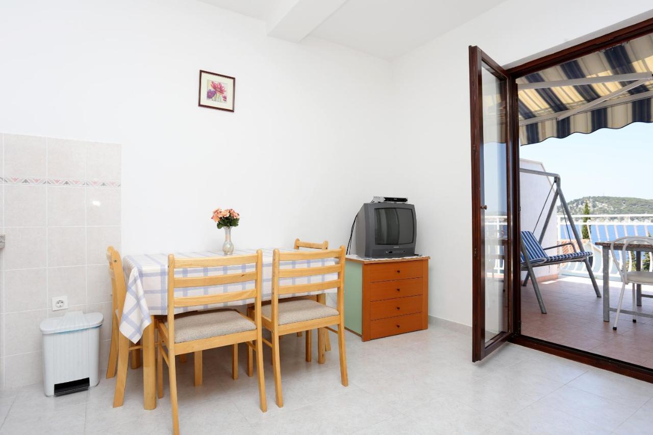 Family Friendly Seaside Apartments Razanj, Rogoznica - 10373 Екстер'єр фото