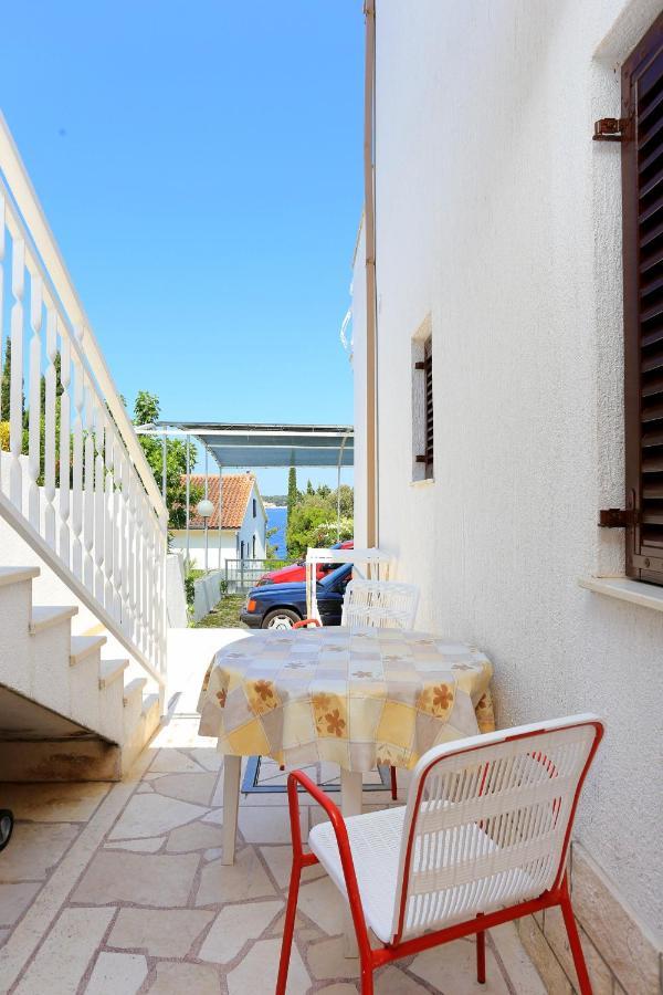 Family Friendly Seaside Apartments Razanj, Rogoznica - 10373 Екстер'єр фото